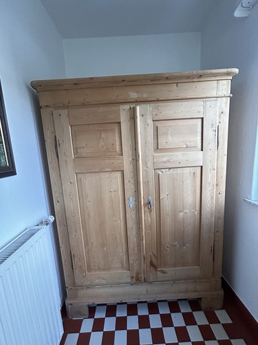 Geräumiger bauern schrank - geräumiger,