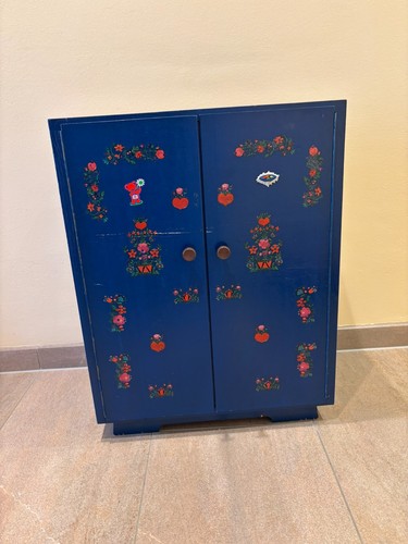 Vintage puppenschrank und - puppenschrank,